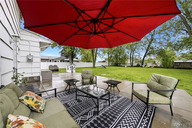 5239 Ledge Lane, Clarence, NY 14221