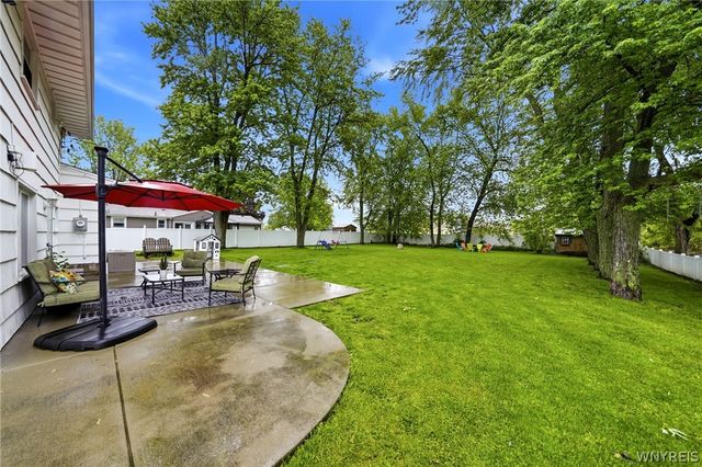 5239 Ledge Lane, Clarence, NY 14221