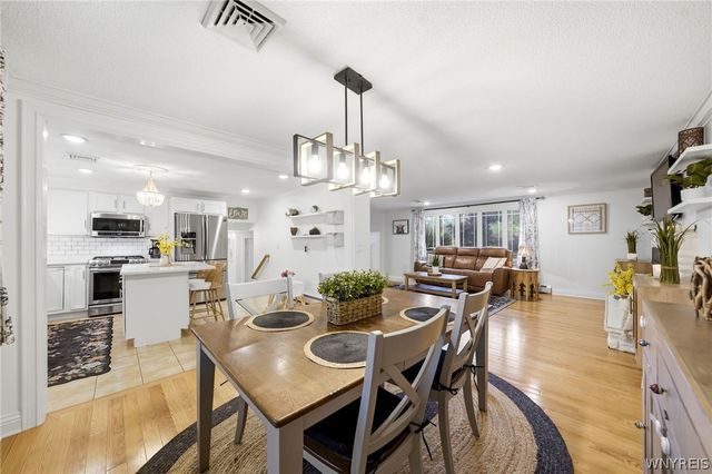 5239 Ledge Lane, Clarence, NY 14221