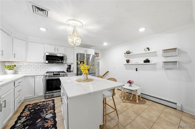 5239 Ledge Lane, Clarence, NY 14221
