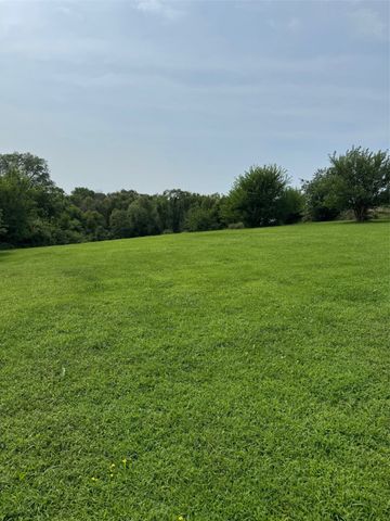 6657 E 78th Street S, Newton, IA 50208