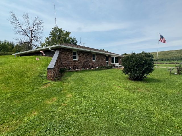 6657 E 78th Street S, Newton, IA 50208