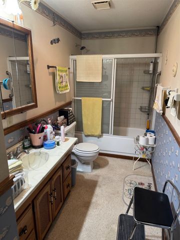 6657 E 78th Street S, Newton, IA 50208