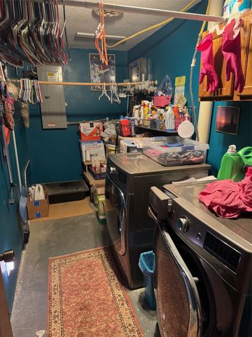 6657 E 78th Street S, Newton, IA 50208