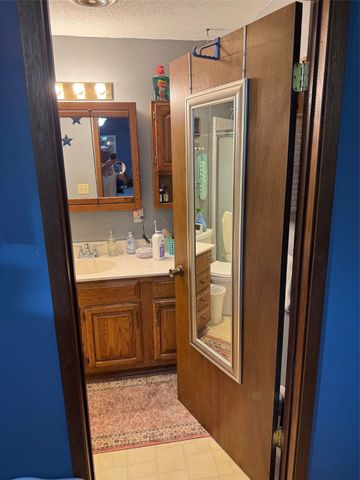 6657 E 78th Street S, Newton, IA 50208