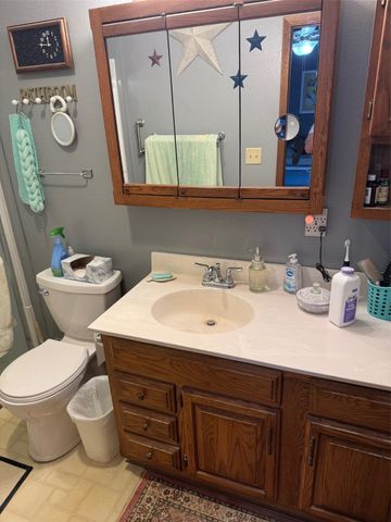 6657 E 78th Street S, Newton, IA 50208