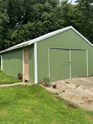 6657 E 78th Street S, Newton, IA 50208