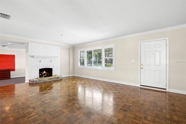 1035 S STERLING AVENUE, Tampa, FL 33629