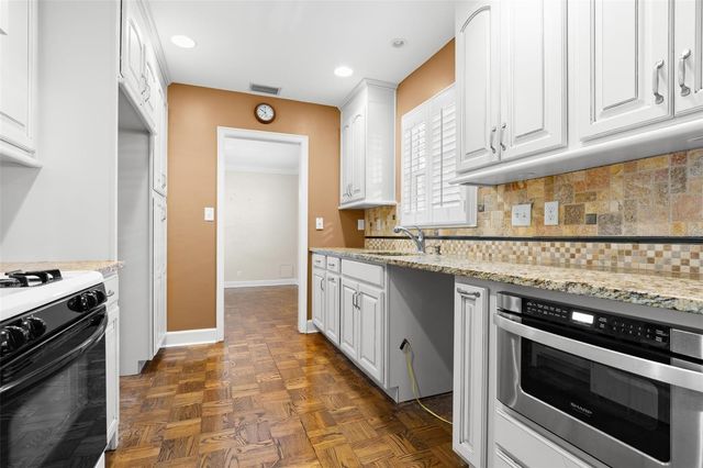 1035 S STERLING AVENUE, Tampa, FL 33629