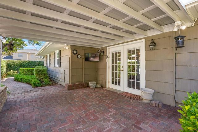 1035 S STERLING AVENUE, Tampa, FL 33629