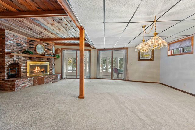 1074 E Queens Way, Nekoosa, WI 54457