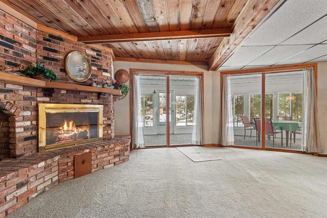 1074 E Queens Way, Nekoosa, WI 54457