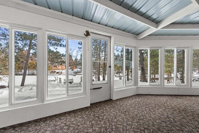 1074 E Queens Way, Nekoosa, WI 54457