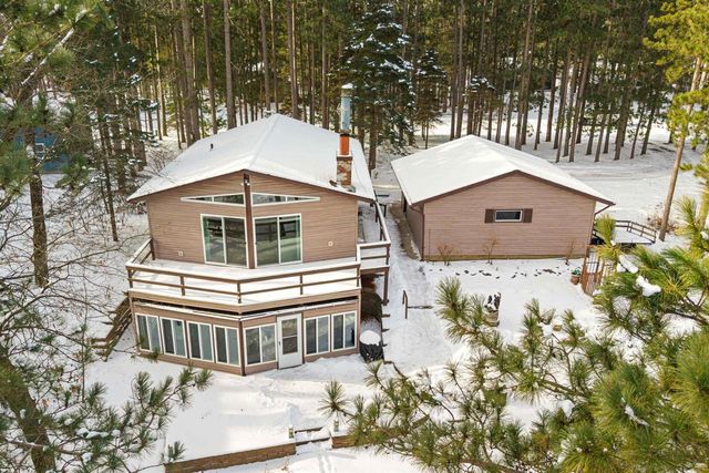 1074 E Queens Way, Nekoosa, WI 54457