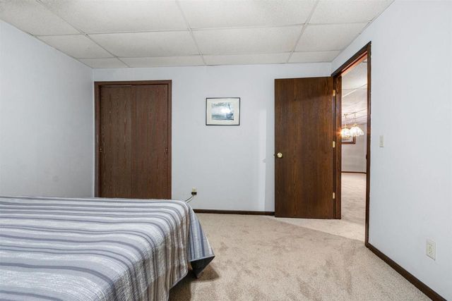 1074 E Queens Way, Nekoosa, WI 54457