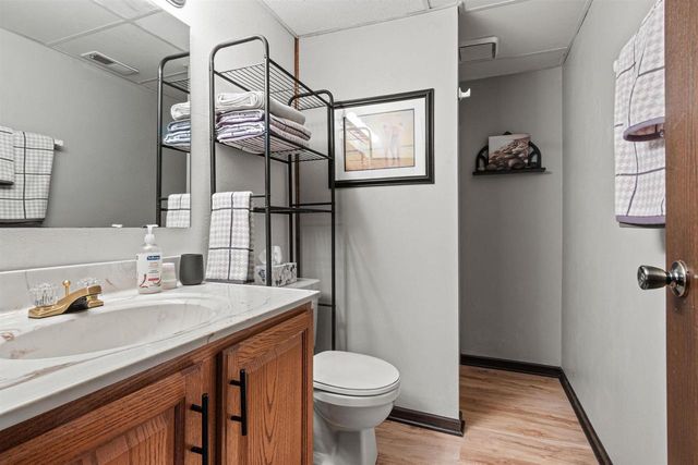 1074 E Queens Way, Nekoosa, WI 54457