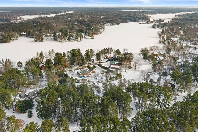 1074 E Queens Way, Nekoosa, WI 54457