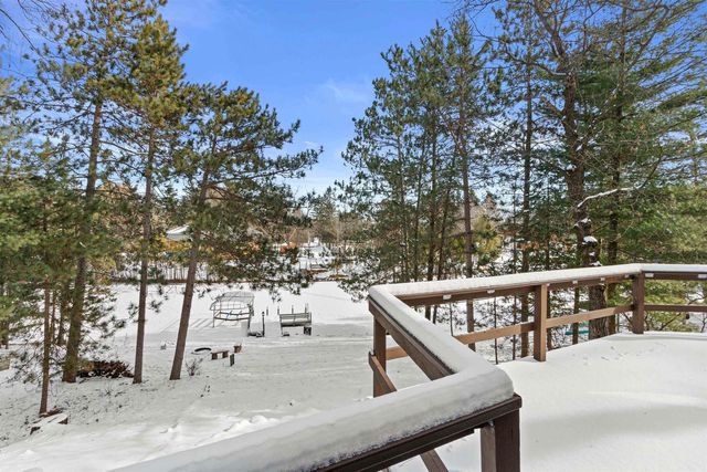 1074 E Queens Way, Nekoosa, WI 54457