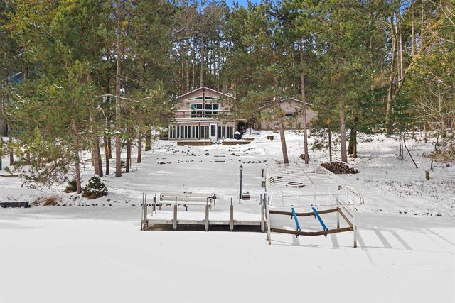 1074 E Queens Way, Nekoosa, WI 54457