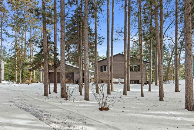 1074 E Queens Way, Nekoosa, WI 54457