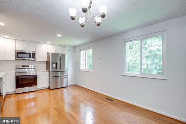 1604 BARNSTEAD DR, Reston, VA 20194