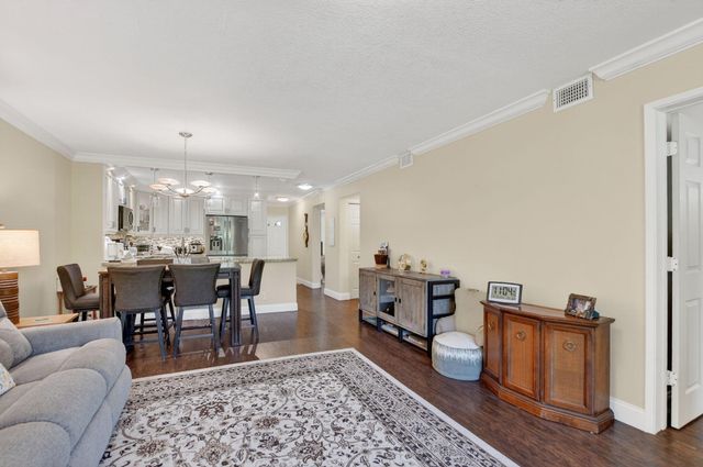 9215 Flynn Circle 8, Boca Raton, FL 33496