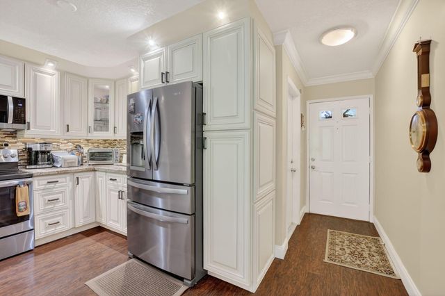 9215 Flynn Circle 8, Boca Raton, FL 33496