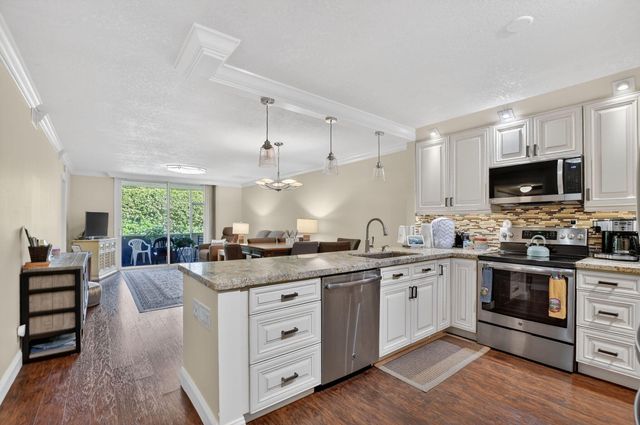 9215 Flynn Circle 8, Boca Raton, FL 33496