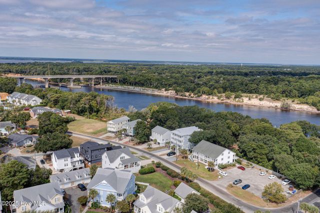 300 Spencer Farlow Drive H, Carolina Beach, NC 28428