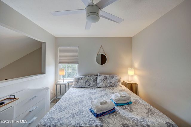 300 Spencer Farlow Drive H, Carolina Beach, NC 28428