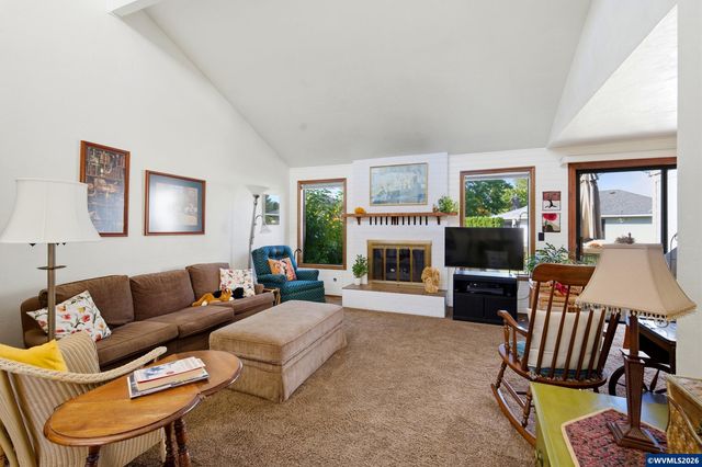 2930 Cedarwood Ct SE, Albany, OR 97322