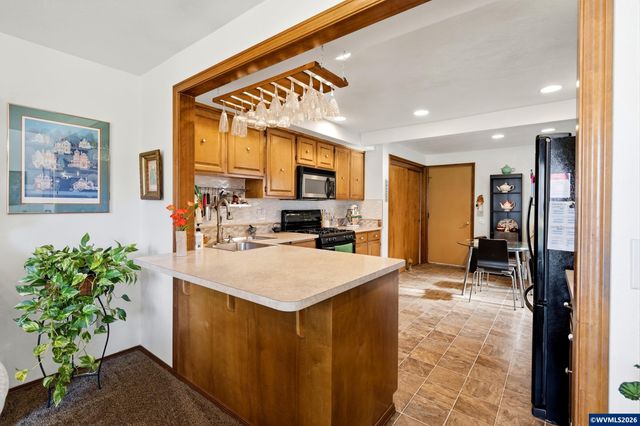 2930 Cedarwood Ct SE, Albany, OR 97322