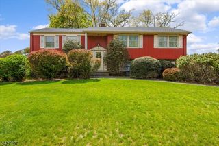 8 Wedgewood Dr, Wayne Twp., NJ 07470