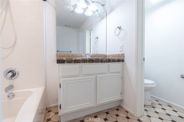 6 Harvest Point, Aliso Viejo, CA 92656