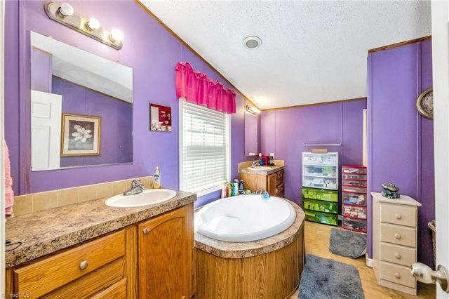 1089 Austin Little Mountain Road, Ronda, NC 28670