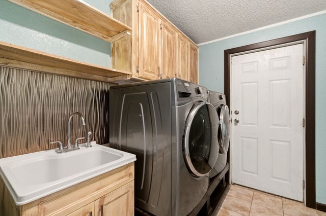 1995 Calle Cristo, Santa Fe, NM 87507