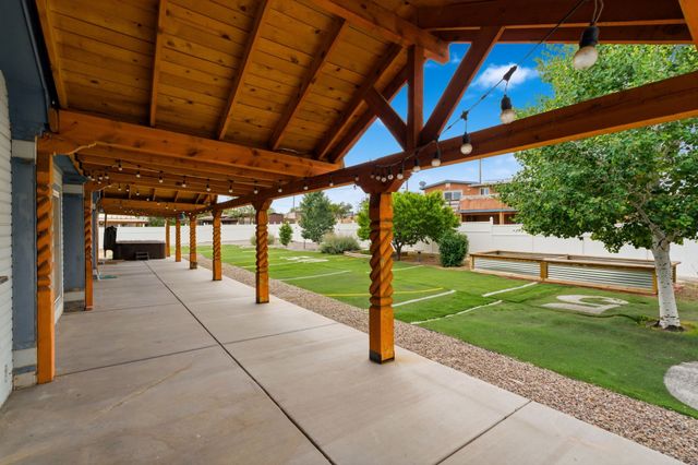 1995 Calle Cristo, Santa Fe, NM 87507