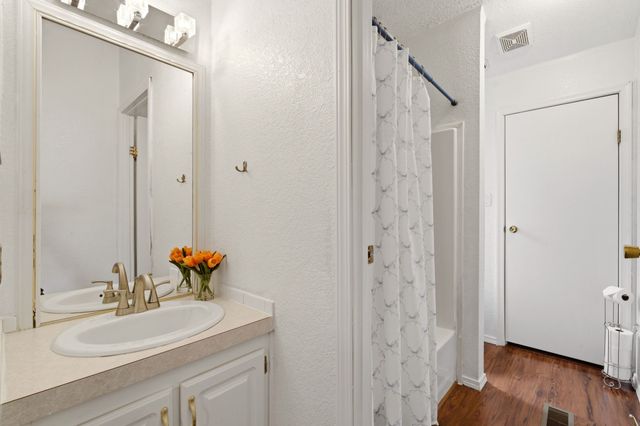 1995 Calle Cristo, Santa Fe, NM 87507