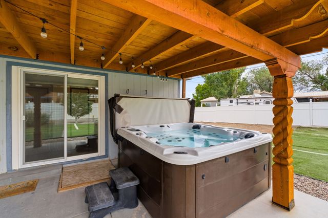 1995 Calle Cristo, Santa Fe, NM 87507