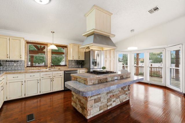 1995 Calle Cristo, Santa Fe, NM 87507