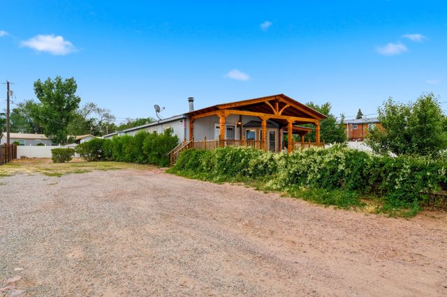 1995 Calle Cristo, Santa Fe, NM 87507