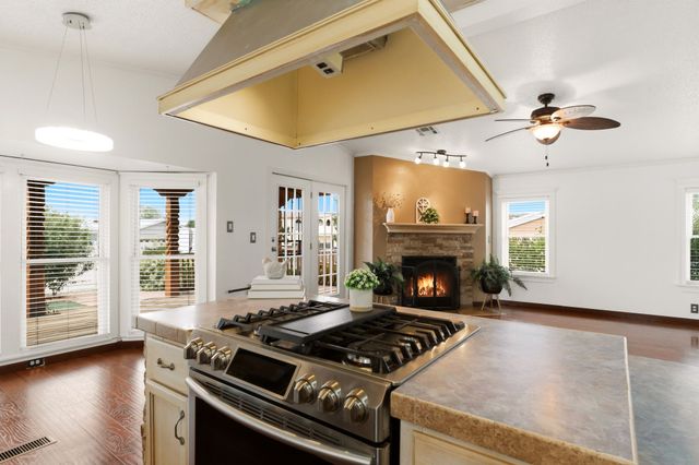 1995 Calle Cristo, Santa Fe, NM 87507