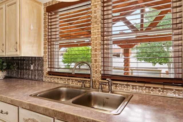 1995 Calle Cristo, Santa Fe, NM 87507