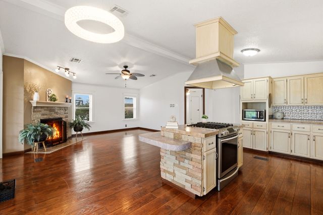 1995 Calle Cristo, Santa Fe, NM 87507