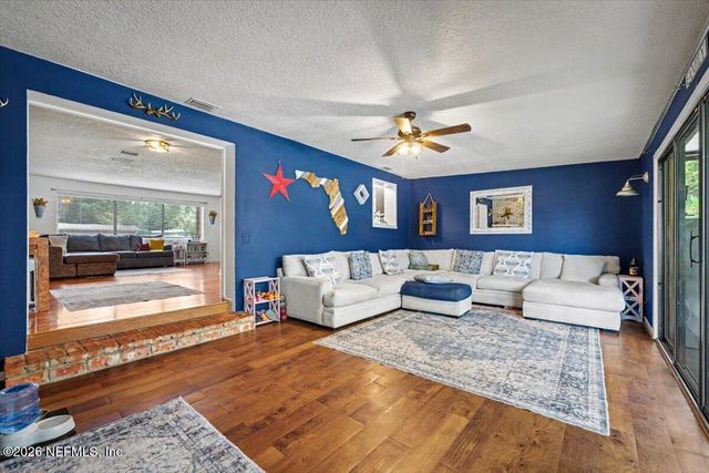 7126 SANS SOUCI Road, Jacksonville, FL 32216