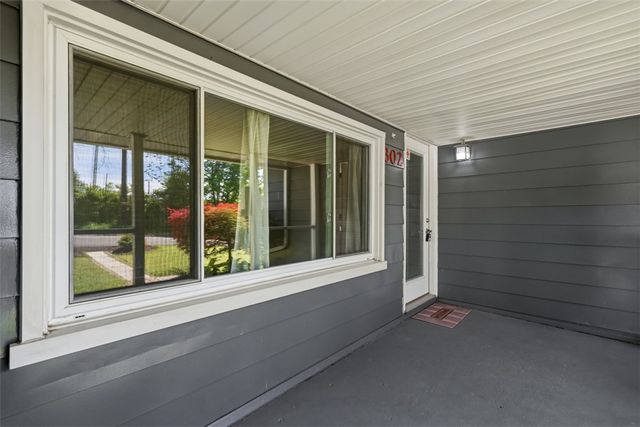 302 3rd St, Oakdale, PA 15071