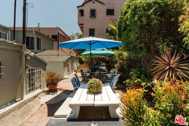 947 N Vendome Street, Los Angeles, CA 90026