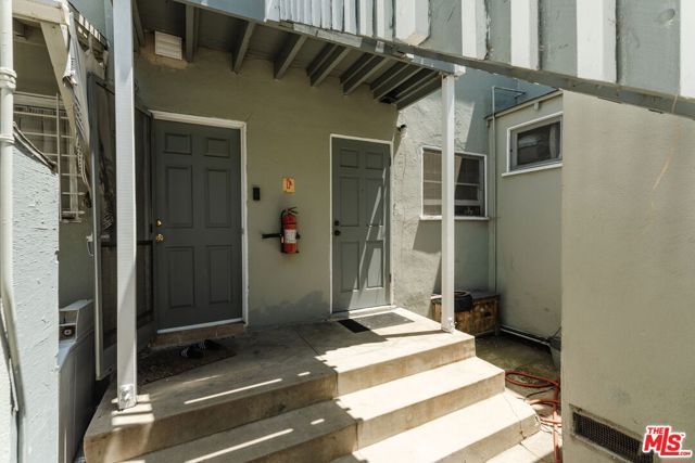 947 N Vendome Street, Los Angeles, CA 90026