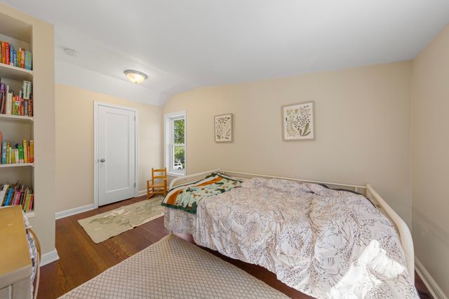 830 Mcknight Road N, Maplewood, MN 55119