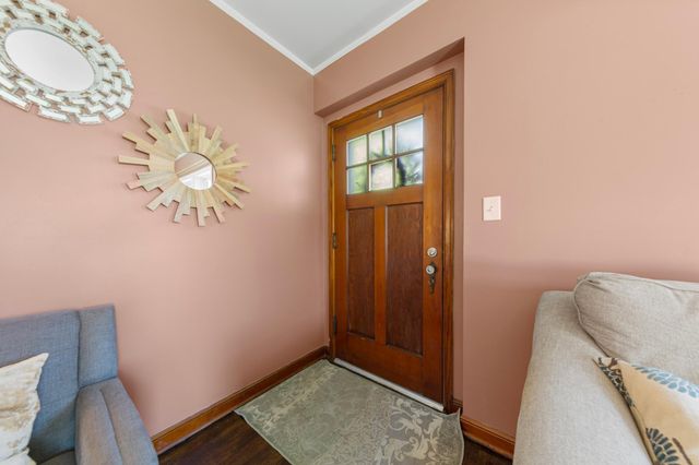 830 Mcknight Road N, Maplewood, MN 55119